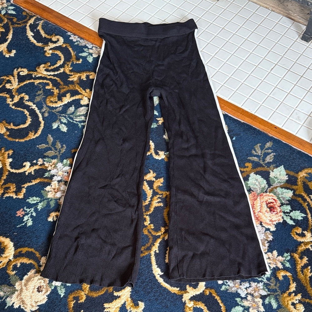 House of Harlow 1960 Black Flared‎ Pants with White Accent